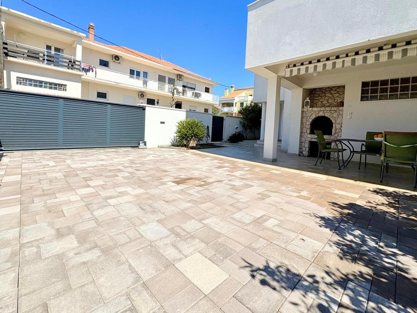 Spacious Chic Residence Ζαντάρ Εξωτερικό φωτογραφία